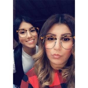 Meet your Posher, Elda